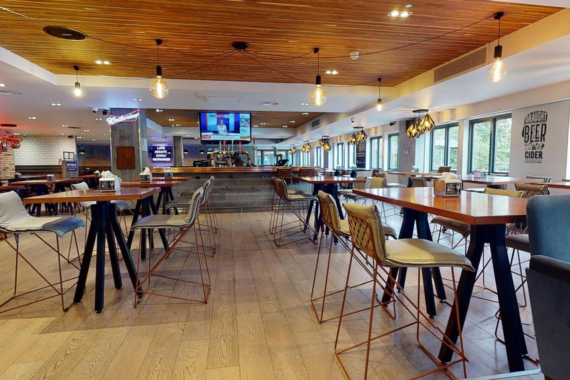 Village Hotel Κάρντιφ Εξωτερικό φωτογραφία